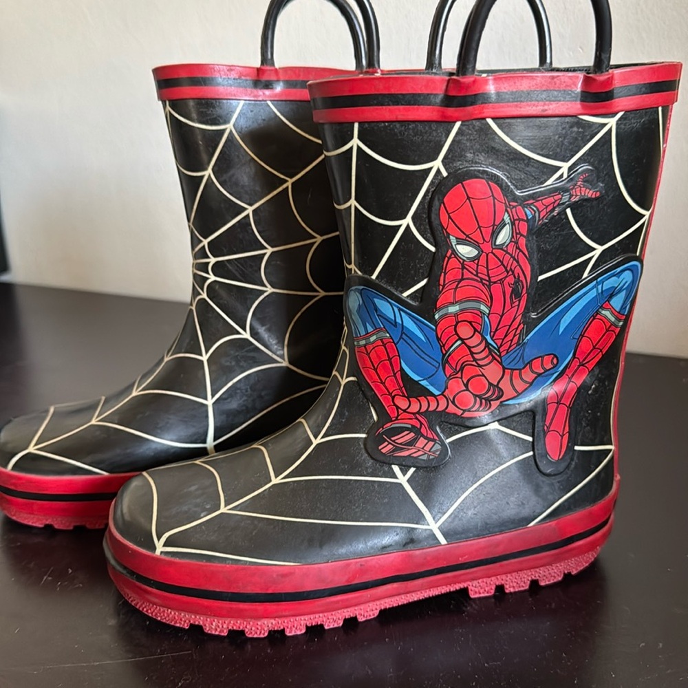 Spider-Man Rain Boots. Toddler US 10. Great Condition. See pictures. Marvel